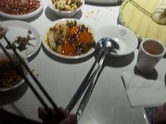 -茅草房·河畔园林火锅