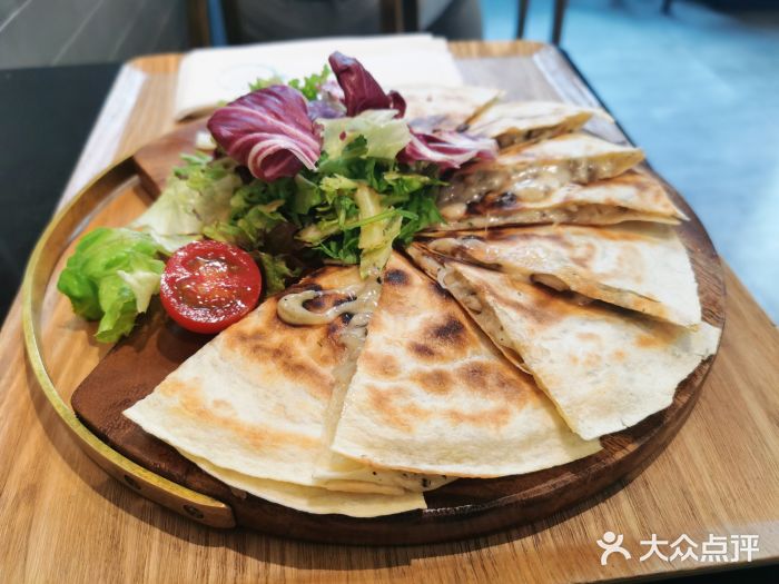 奎克咖啡Cuiqu(晶品店)松露牛肝菌薄饼图片