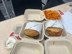 -TRIPS BURGER(大钟寺店)