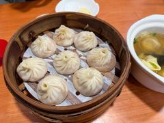 -莱莱小笼·乔艾