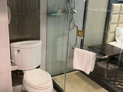 -昆明朗威酒店(昆明站火车站双桥夜市风情街店)