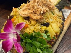 -Chom Cafe and Restaurant