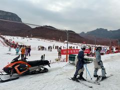 -济南卧虎山滑雪场