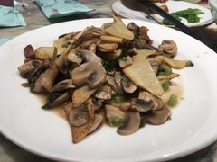 -梁家大院•农家菜(昆山会展中心店)