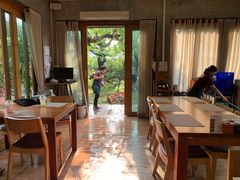 -Chom Cafe and Restaurant