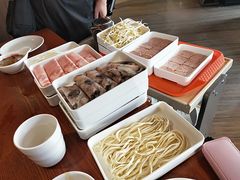 -重庆小天鹅自助火锅店(空港跨境店)