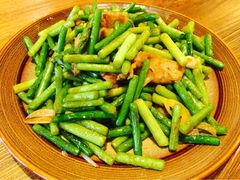 蒜苔烧肉-妈妈的味道(工人体育场东路店)