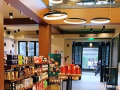 零售区-星巴克臻选(成都宽窄巷子店)