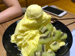 榴莲飘飘榴莲雪花冰-糖糖屋•糖水•雪花冰店(时尚天河店)