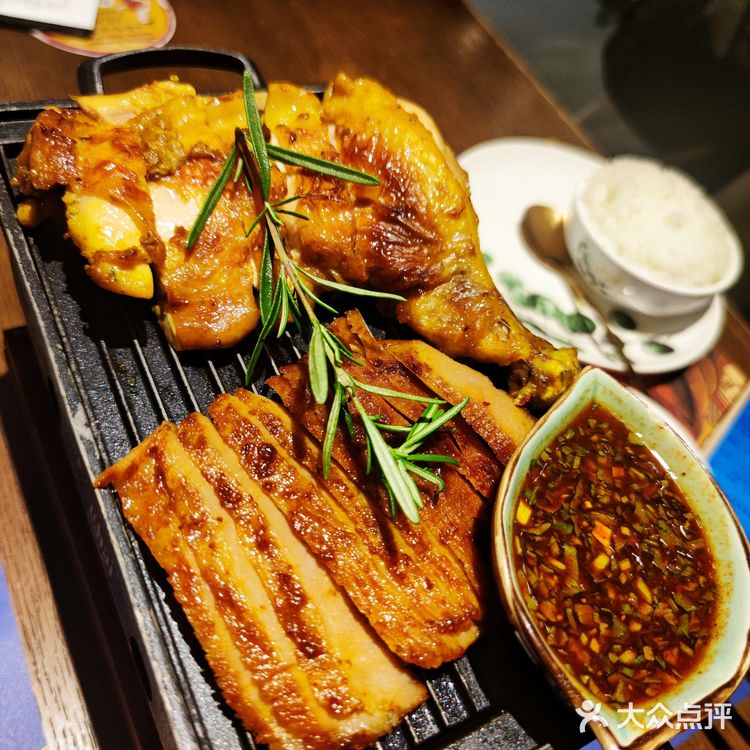 杭州最火的泰国菜❗人均排队2小时[流泪]