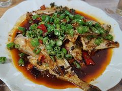 干烧耗儿鱼-洪霞餐馆