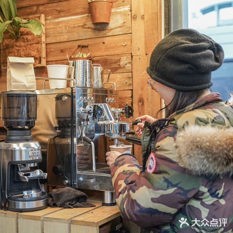 在慈溪银泰百货偶遇园艺师的咖啡车｜咖啡🉑️