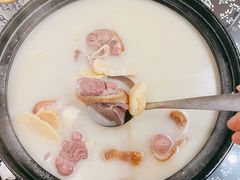 高山腊猪蹄（排）-黄桷树曹家私房菜(江与城店)