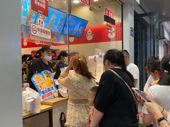 等位区-蜜雪冰城(东兴街店)