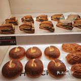 渝州宾馆周边美食，两家面包甜点烘培爆火