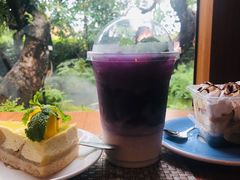 -Chom Cafe and Restaurant