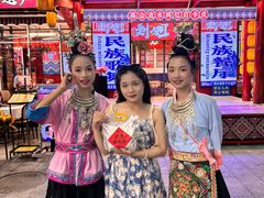 -刘姐啤酒鱼民族演艺餐厅(西街总店)