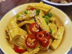 -三镇卤货二公司(汉街店)