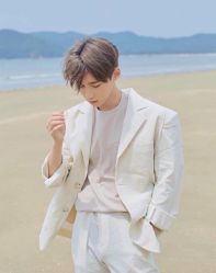 -变画·发型STUDIO