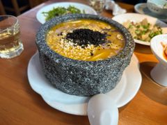 -菌自由丨野生菌火锅特色庭院餐厅(丽江古城店)