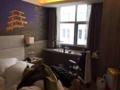 -西安大雁塔科技大学地铁站亚朵酒店