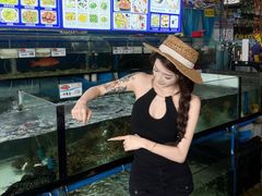 -潘先生平价海鲜城(神州半岛店)