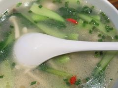 -琥珀老六龙虾(四里河店)