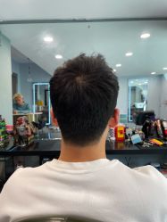 -15C7 男士理发馆 烫染专业店