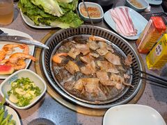 -金滏山·烤肉海鲜火锅自助(襄阳万达店)
