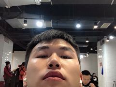 -凤凰路何眼镜香辣蟹(花果园店)