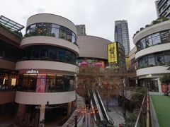 -瑞虹新天地月亮湾