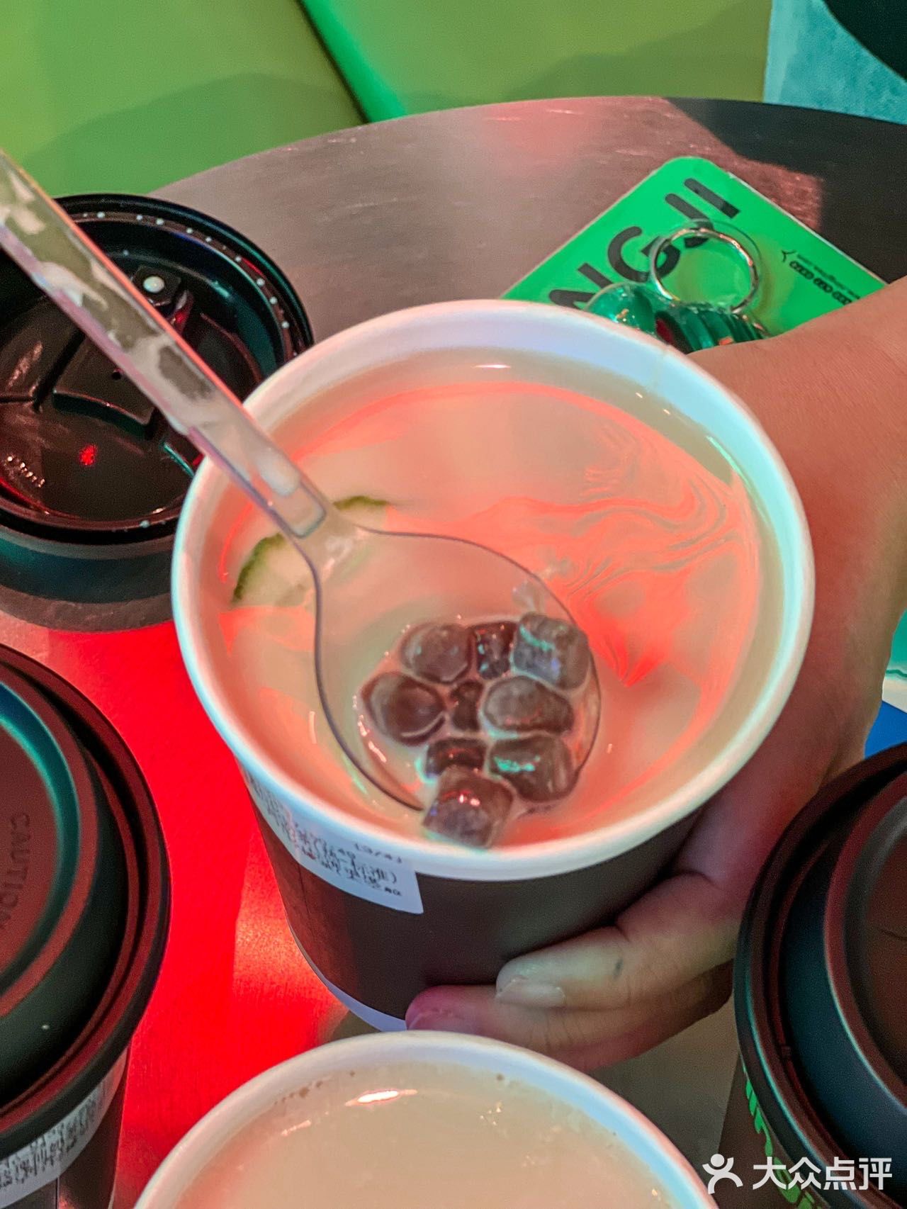 秋天养生达人必备🥤！喝轻奶茶还有小鳄鱼🉐️