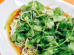 豆芽拼水东芥-水东兴记鸭粥店(茂名店)