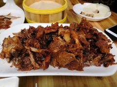 -阿瓦山寨·湘菜现炒·剁椒鱼头王(咸阳总店)