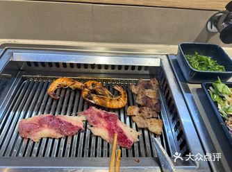 真的好有创意的烤肉呀! 店里的装修和环境都很好