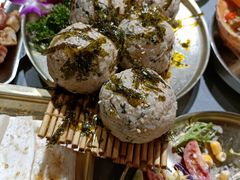 饭团-围炉肉舍•炭烤活鳗•丹东海鲜烤肉(步行街店)