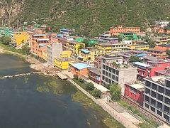 -百里峡七彩艺术小镇