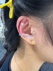 -AI艾耳·专业手工耳洞·穿孔美学馆