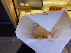 香草冰淇淋泡芙-老香港祖味世家蛋糕(平海路店)