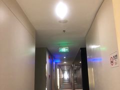 -卡罗酒店(东门晒布地铁站店)