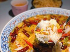 -桂二老坛酸菜鱼(三街两巷店)