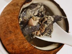 原只椰皇炖竹丝鸡-宜宾海鲜酒家·三十年老字号