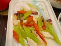 -九鼎香酒店