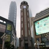 到了晚上，这座城市更漂亮