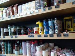 零售区-星巴克(北京三里屯SOHO一店)