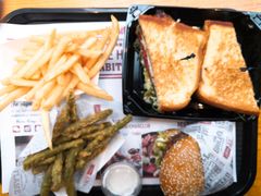 -The Habit Burger Grill 哈比特汉堡(复兴soho店)