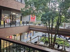 -瑞虹新天地月亮湾
