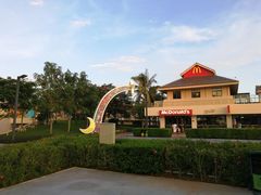 -亚龙湾中心广场