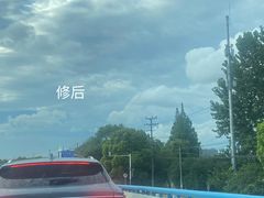 -鲨鱼皮汽车凹陷玻璃修复(静安店)