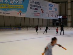 -成都冰纷万象滑冰场